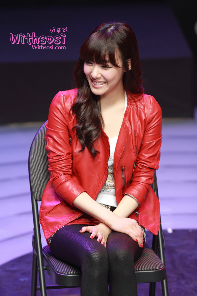 [PIC][23-01-2012]HÌNH ẢNH CỦA TIFFANY TRONG VỞ "FAME"  - Page 2 121882434EBA81104352A0