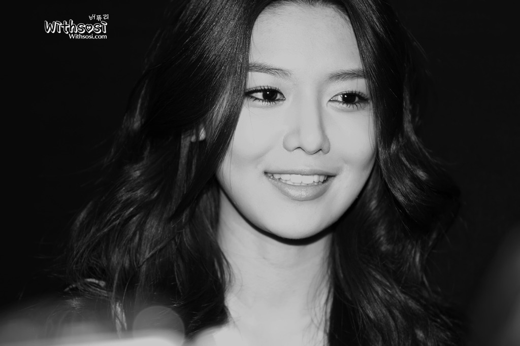 [PIC][05-04-2012]SooYoung xuất hiện tại "Jain Song Fashion Show" vào sáng nay 1430103F4F7D5B751ABBE8