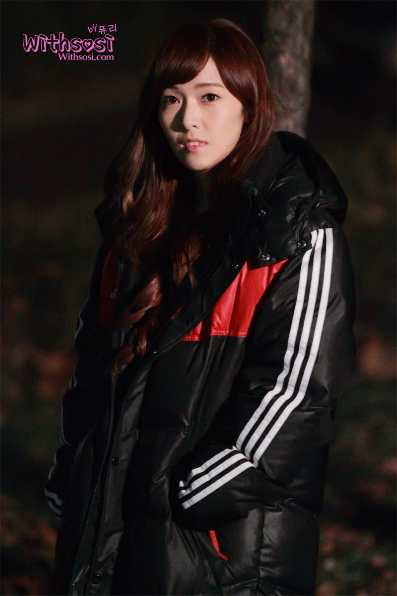 [OTHER][20-01-2012]Jessica tại trường quay của bộ phim "Wild Romance" - Page 11 17143A4B4F2A575E1795B1