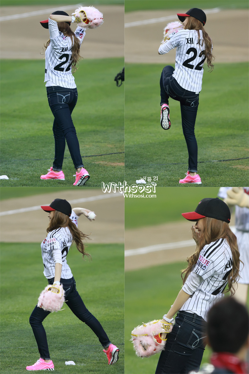 [PIC][11-05-2012]Jessica ném bóng mở màn cho trận đấu bóng chày giữa LG & Samsung chiều nay - Page 4 206005464FAF99312E9633