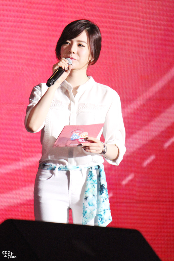 [PIC][04-09-2014]Sunny tham dự chương trình "Sangam MBC Radio" với tư cách là MC vào tối nay - Page 2 231E03485432644F08775F