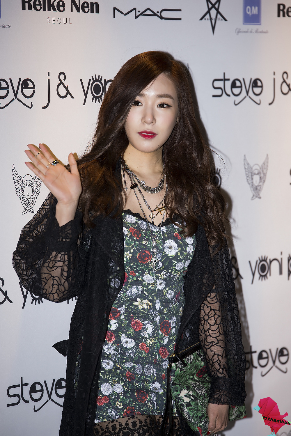 [PIC][24-03-201]Tiffany tham dự "Steve J & Yoni P 2014 F/W Seoul Fashion Week" vào trưa nay 236CCD4B532FE92D20BC00
