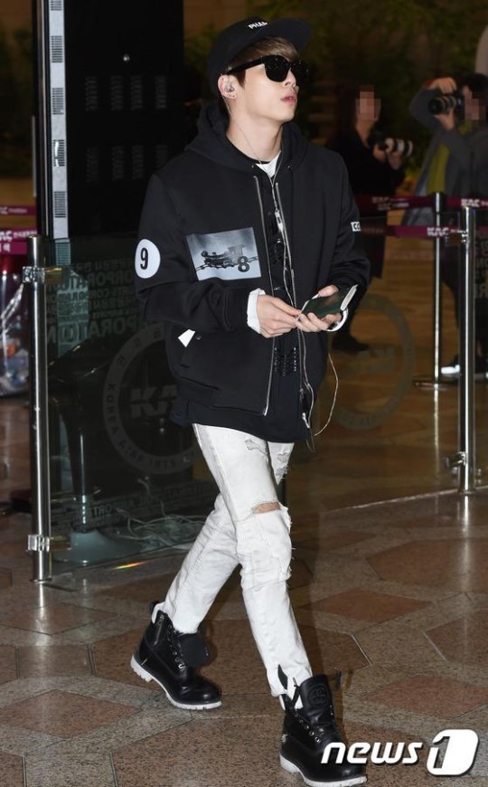 160110 Jonghyun @ Aeropuertos de Gimpo y Haneda {Rumbo a Japón} 247125345691E832324C68