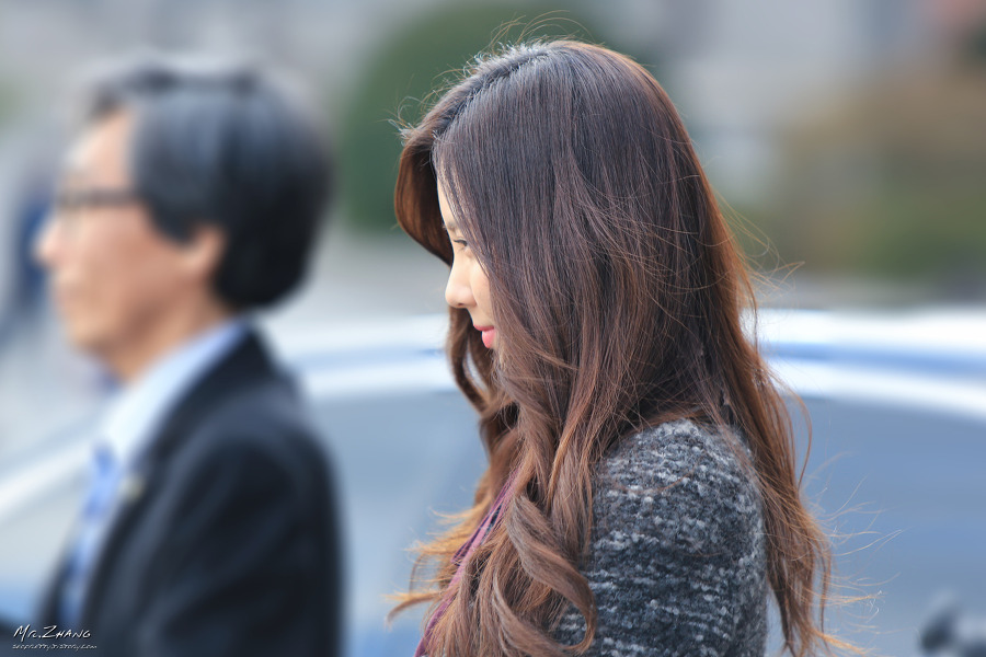 [PIC][19-11-2013]SeoHyun gửi tặng 100 triệu Won cho Trường ĐH Dongguk của cô vào trưa nay 263C1440528B340E15B214