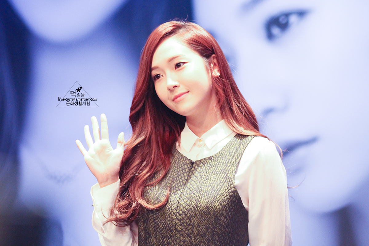 [PIC][01-12-2013]Jessica xuất hiện tại buổi fansign thứ 2 cho thương hiệu "STONEHENgE" vào trưa nay - Page 3 27118D3E52C0394A161D88