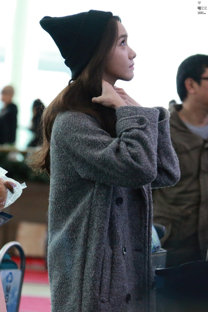 [PIC][31-10-2015]YoonA khởi hành đi Đài Loan để tham dự Fansign cho thương hiệu "H:CONNECT" vào sáng nay - Page 6 2752F63C565711F7185650