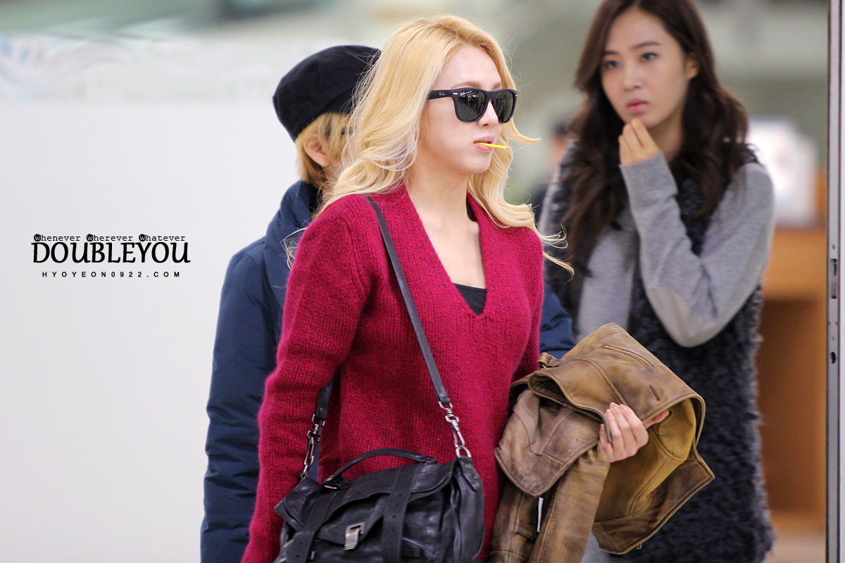 [PIC][09-11-2012]SNSD trở về Hàn Quốc vào trưa nay 0263834E509D2B190E078D