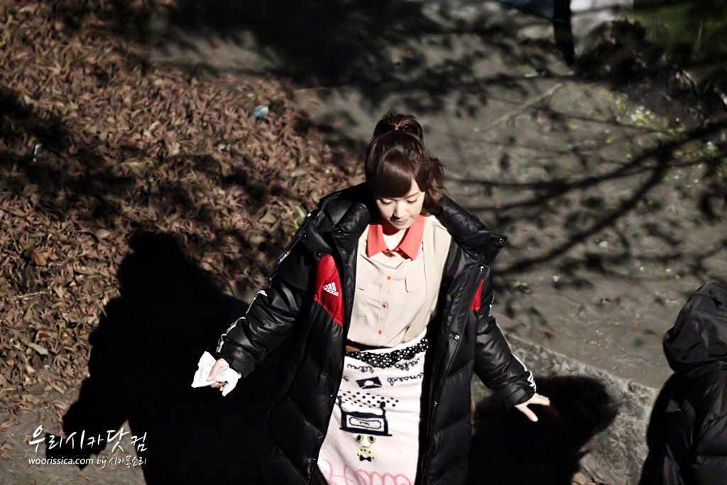 [OTHER][20-01-2012]Jessica tại trường quay của bộ phim "Wild Romance" - Page 11 163142354F281E2243FA55