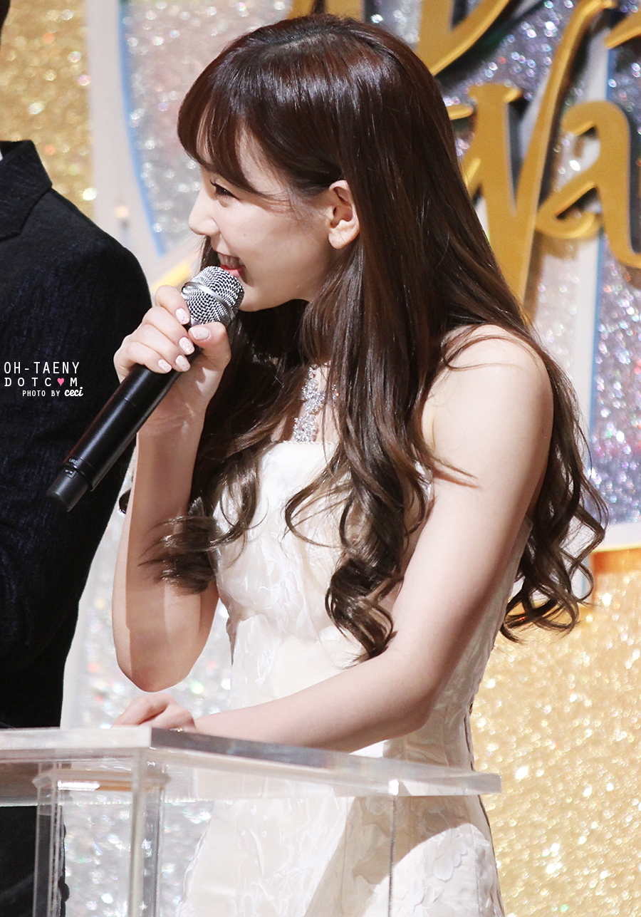 [PIC][16-01-2014]Hình ảnh từ "JTBC 28th Golden Disk Award" của MC TaeYeon và Tiffany vào tối nay + SNSD giành chiến thắng với 2 giải thưởng - Page 3 2466FB4D52DD04D302C832