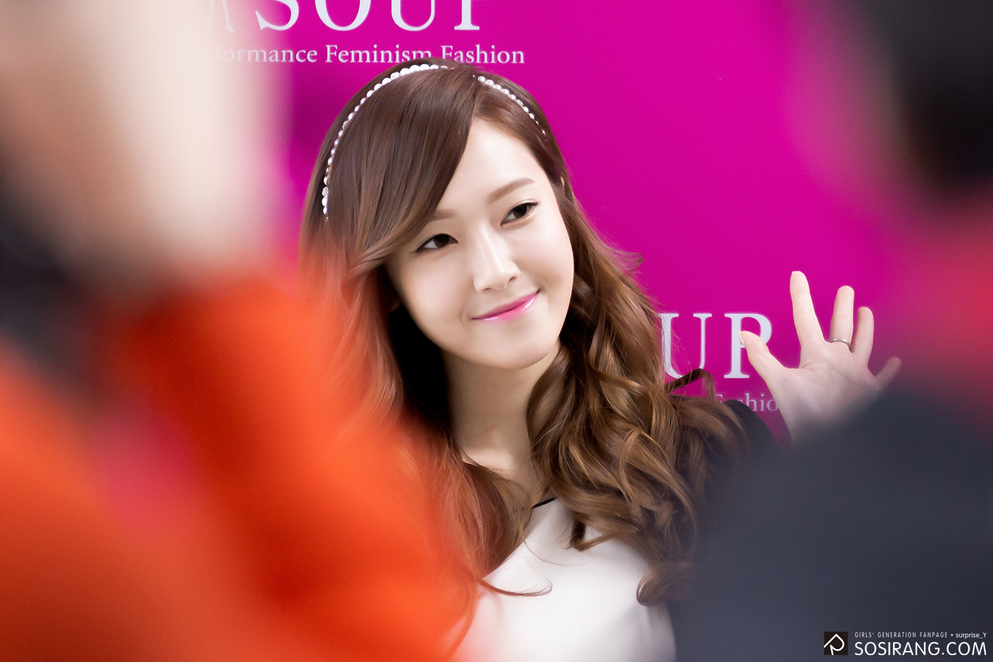[PIC][04-04-2014]Jessica tham dự buổi fansign cho thương hiệu "SOUP" vào trưa nay 2742154C533FFDC23741FA